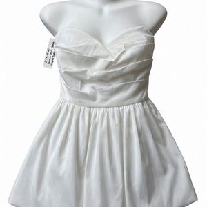 R34, NWT Glam Strapless White Bubble Hem Mini Dress